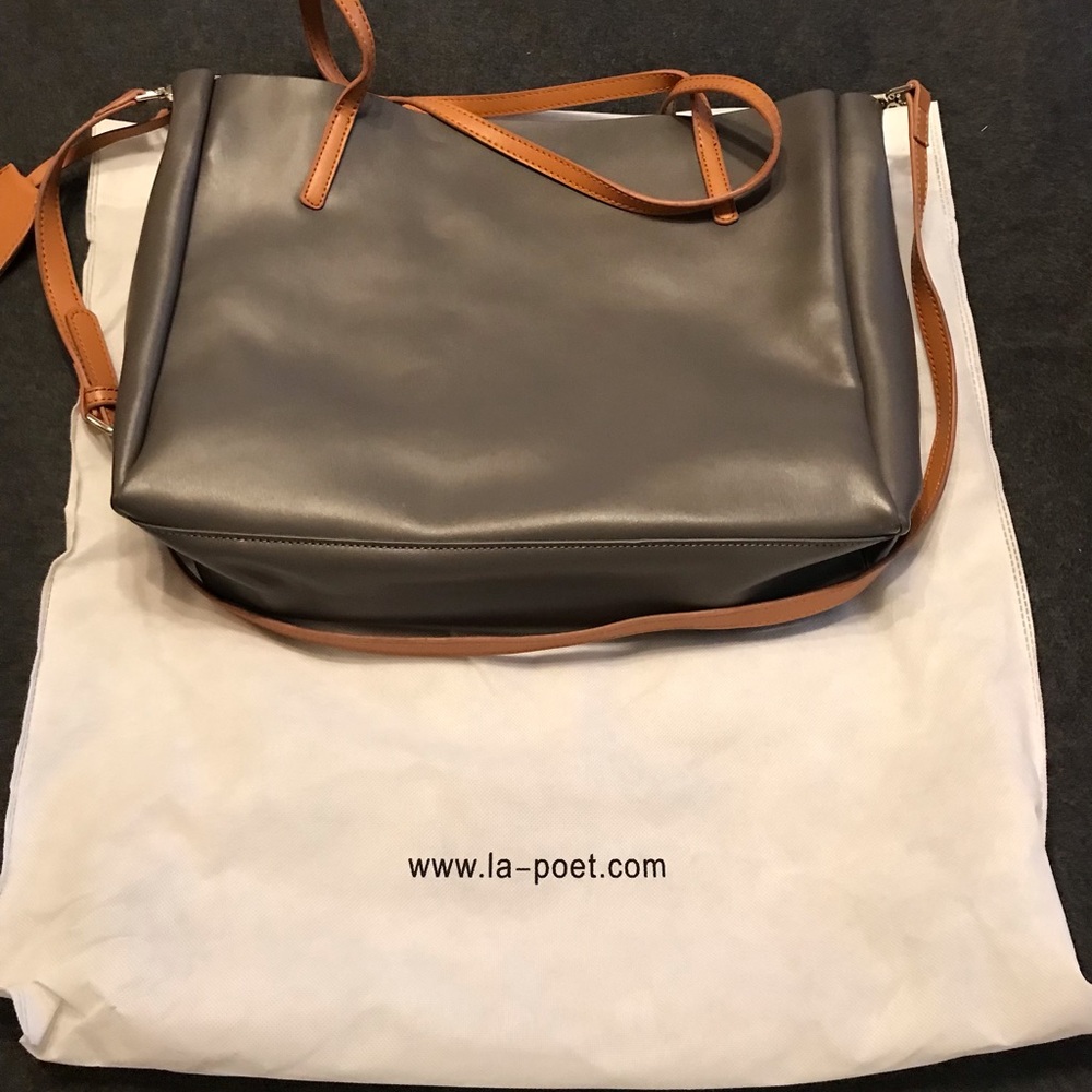 Shoulder bag With insert